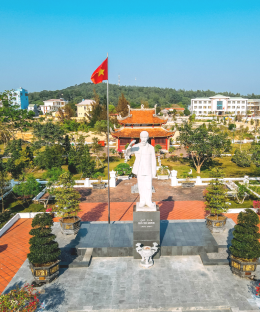 Điểm di tích Tượng đài Chủ tịch Hồ Chí Minh